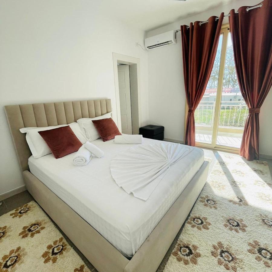 فلورا Hotel Noel المظهر الخارجي الصورة