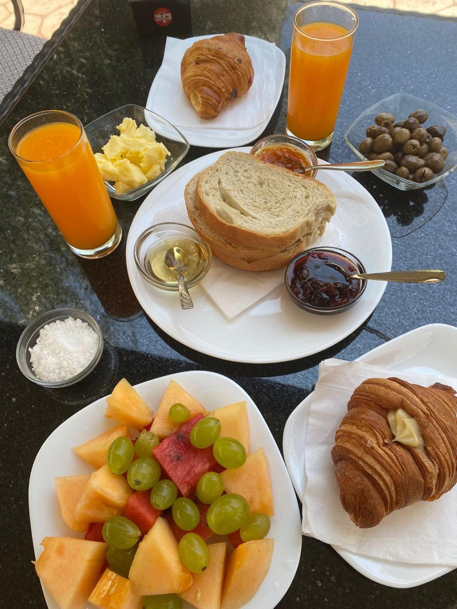 فلورا Hotel Noel المظهر الخارجي الصورة